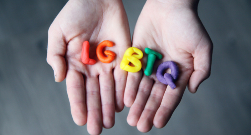 LGBTQ+: Un'Esplorazione Approfondita dell'Acronimo che Rappresenta la Diversità Sessuale e di Genere
